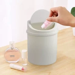 2 liters plast skrivbordssvänglock damm för avfall (vit)