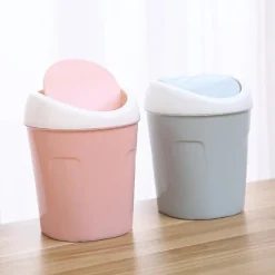 3 Mini Plast Sopkorgar, Liten Skrivbordspapperskorg med Snurrande Lock, för Hem, Kontor, Kök, Toalettbord, Sovrum, Badrum (Blå+Grön+Rosa)