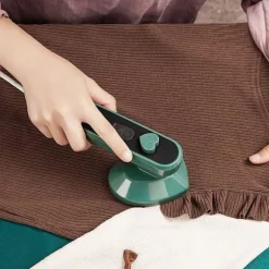 1 styck (Grön) Bärbar Mini Strykjärn, Handhållen Ånga