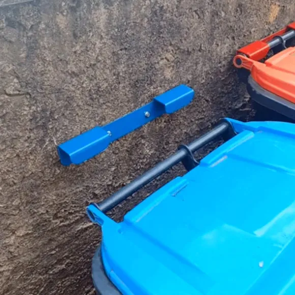 Fästen för hjulsoptunnor i stål Lätt att installera papperskorgsställ för trottoarer på bakgårdar Red