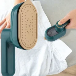 Mini Hopfällbar Hängande Strykjärn Våt och Torr Elektrisk Ångstrykjärn Handhållen Klädstrykningsmaskin 50ML 33W För Hemresor green