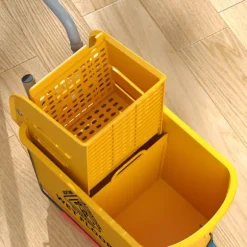 Rengöringsvagn med hjul, 20L Kapacitet, Gul