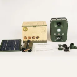 Solcellsdriven skadedjursskrämma med ultraljud, rörelsesensor och ljud